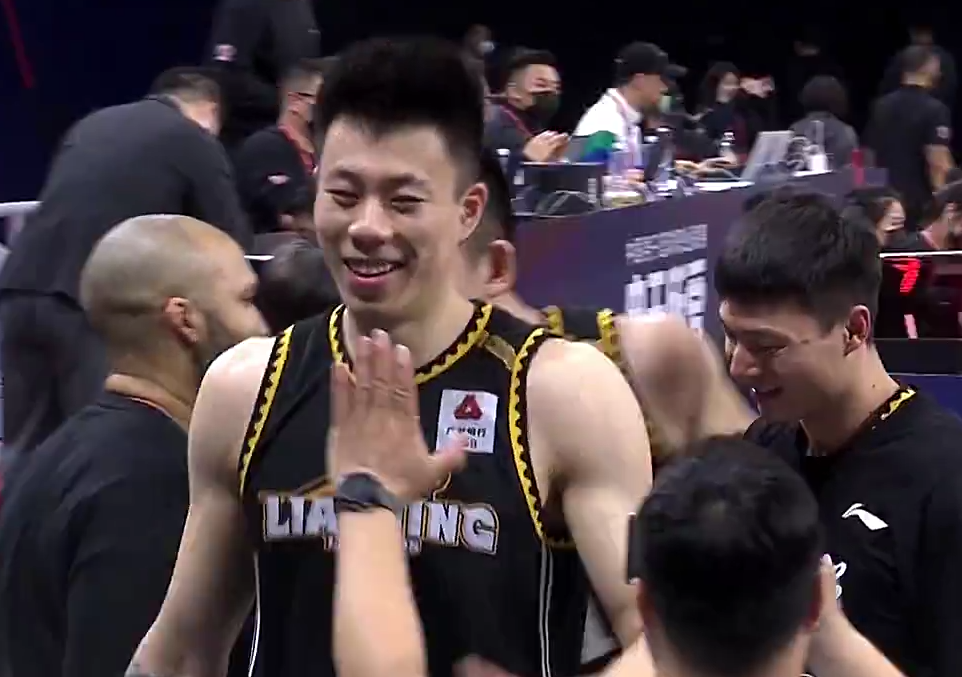 3377-包含埃因霍温迎NBA季后赛关键赛，赛后防线松动，压力陡增，球探报告显示潜力的词条