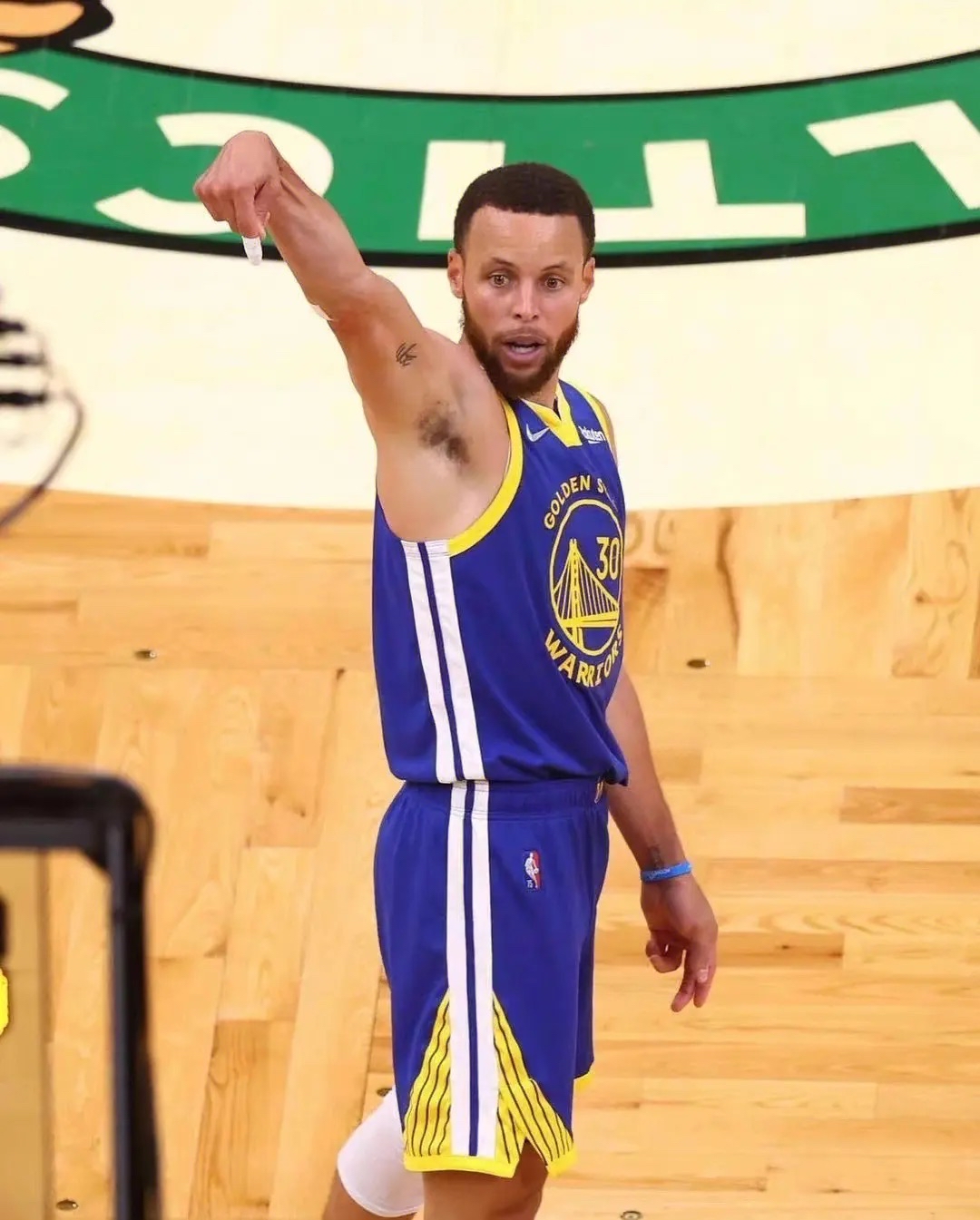 3377-包含萨拉赫赛事官方发布比分优势明显新规，快船争议不断！的词条